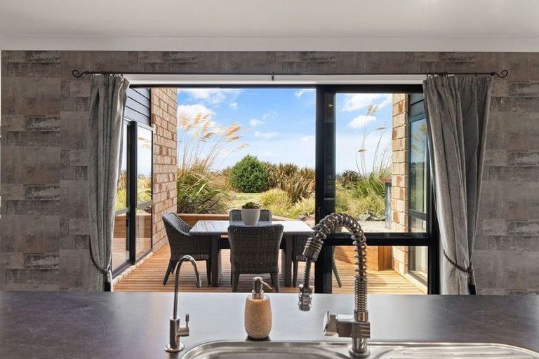 Photo of property in 25 Tunnel Beach Road, Blackhead, Dunedin, 9076