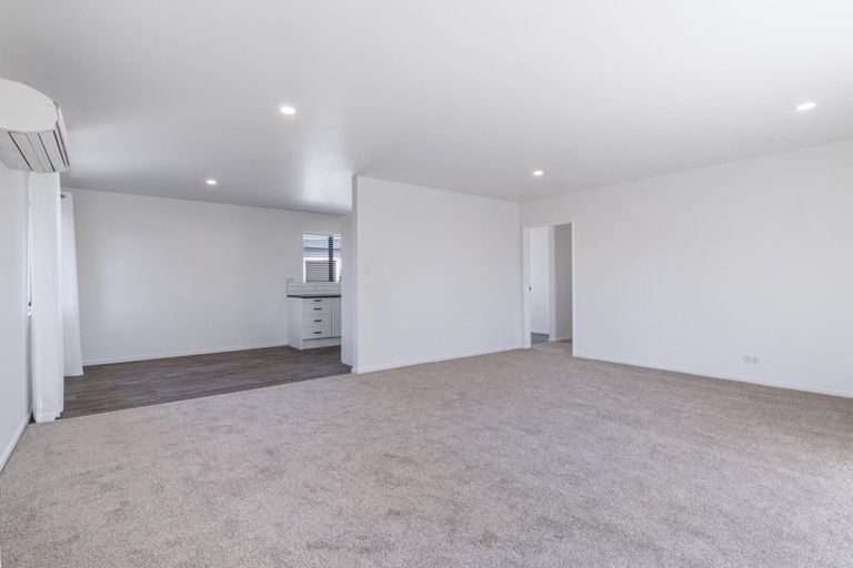 Photo of property in 2/487 Pages Road, Bexley, Christchurch, 8061