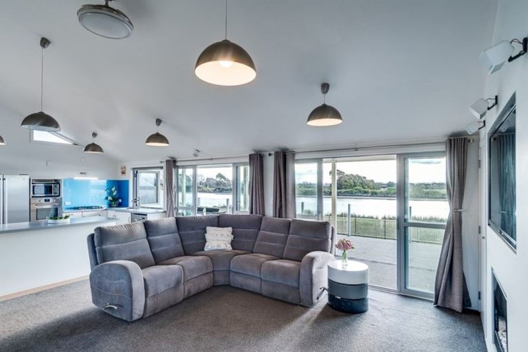 Photo of property in 5 Old Ferry Road, Clive, 4102