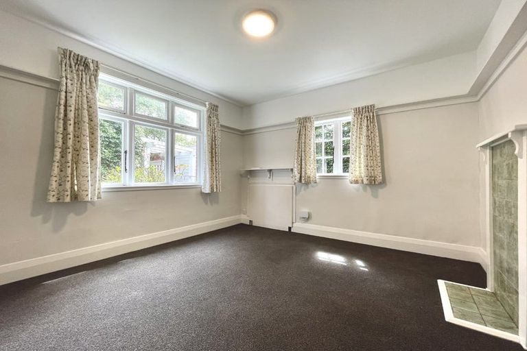 Photo of property in 45a-b Rawhiti Terrace, Kelburn, Wellington, 6012