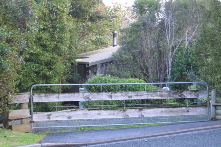 Photo of property in 18 Grand View Road, Leigh, 0985