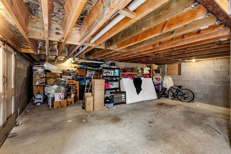 Photo of property in 6 Millward Street, Newtown, Wellington, 6021