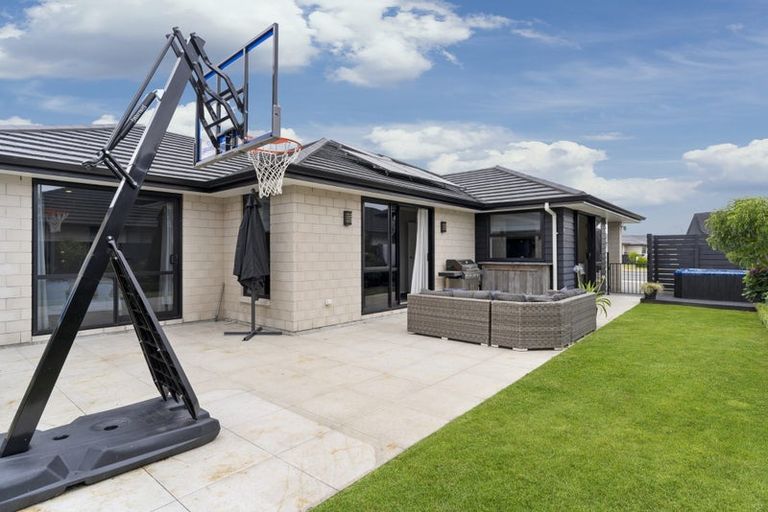 Photo of property in 7 Livingstone Drive, Papamoa Beach, Papamoa, 3118