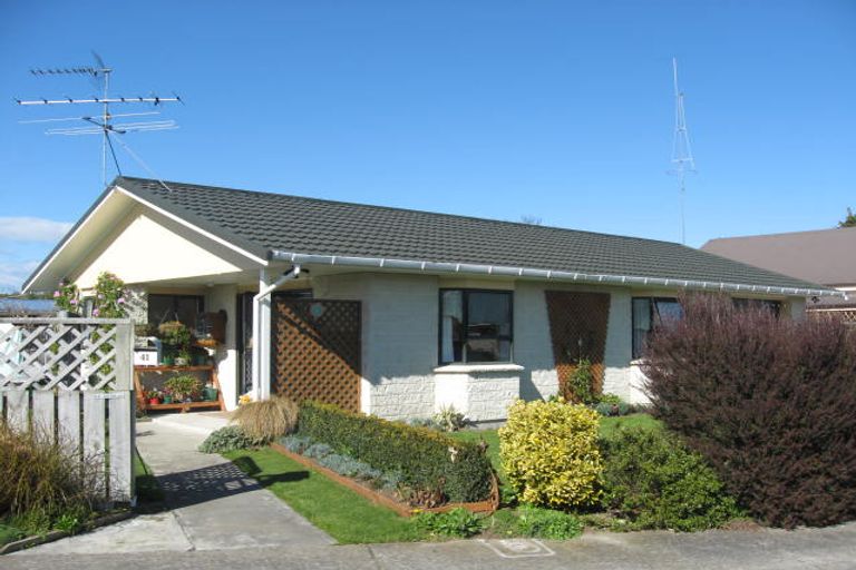 Photo of property in 41 William Wong Place, Carterton, 5713