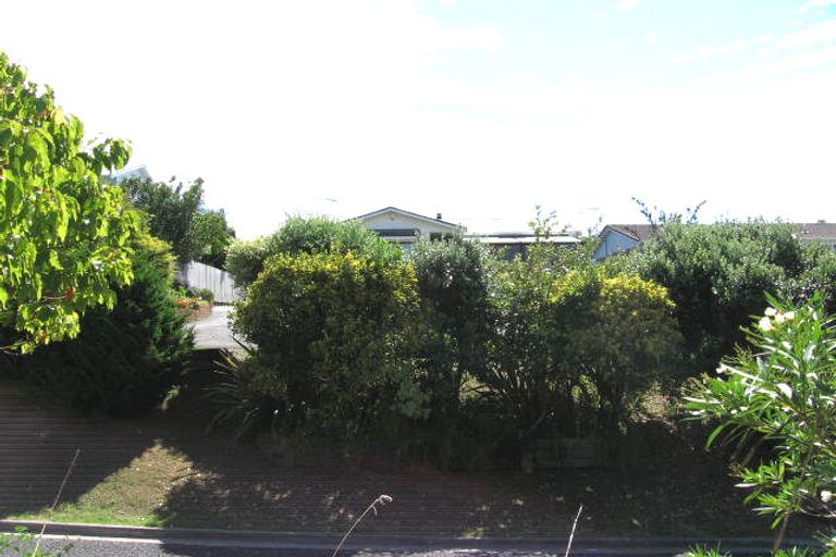 Photo of property in 1/10 Auld Street, Torbay, Auckland, 0630