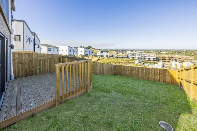 Photo of property in 23 Crestview Rise, Papakura, 2110