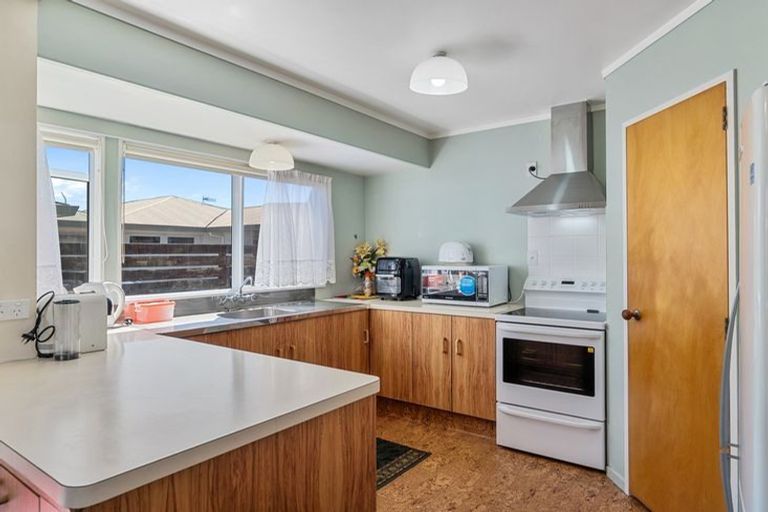 Photo of property in 14 Pemberton Crescent, Greerton, Tauranga, 3112