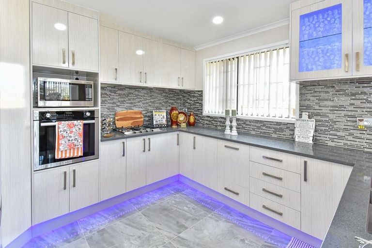 Photo of property in 46 Cyclamen Road, Mangere, Auckland, 2022