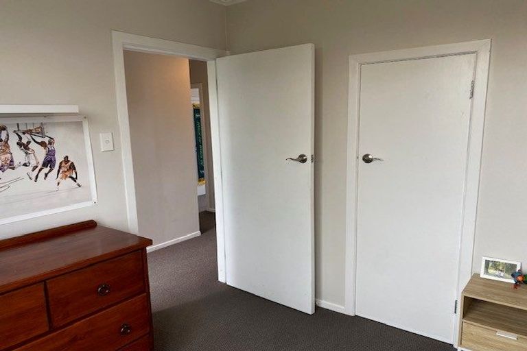 Photo of property in 91 Awanui Street, Merrilands, New Plymouth, 4312