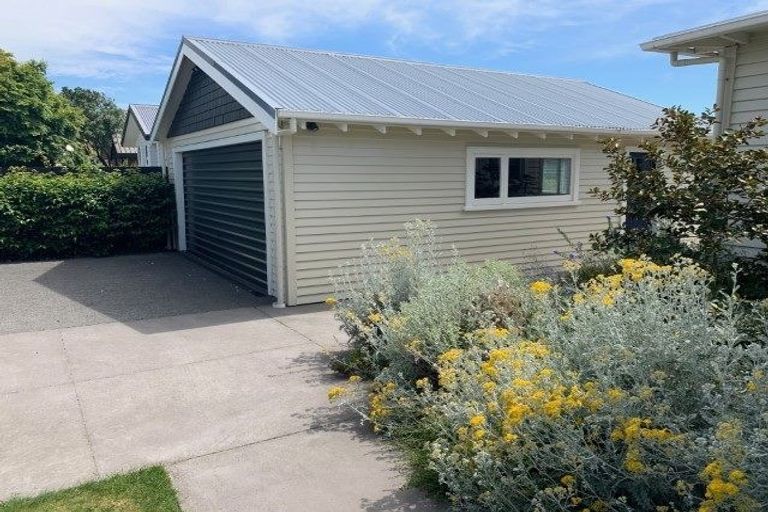 Photo of property in 58 Searells Road, Strowan, Christchurch, 8052