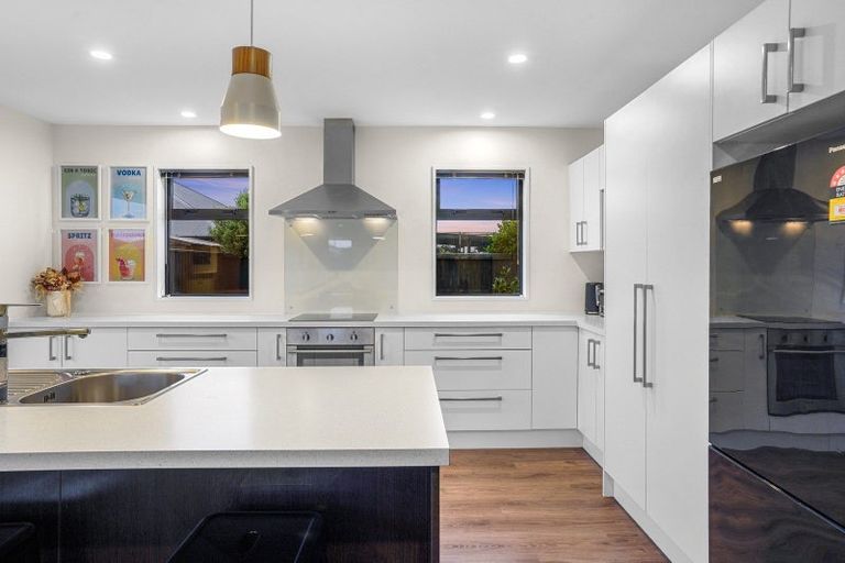 Photo of property in 55 Sequoia Way, Rangiora, 7400