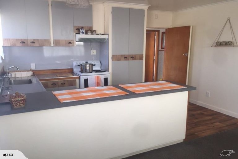 Photo of property in 2 Red Hill Road, Red Hill, Papakura, 2110