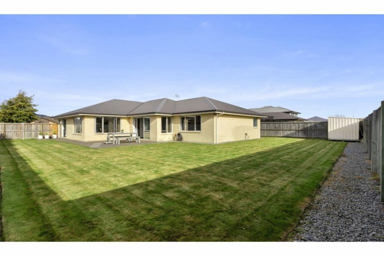 Photo of property in 35 Mariposa Crescent, Aidanfield, Christchurch, 8025