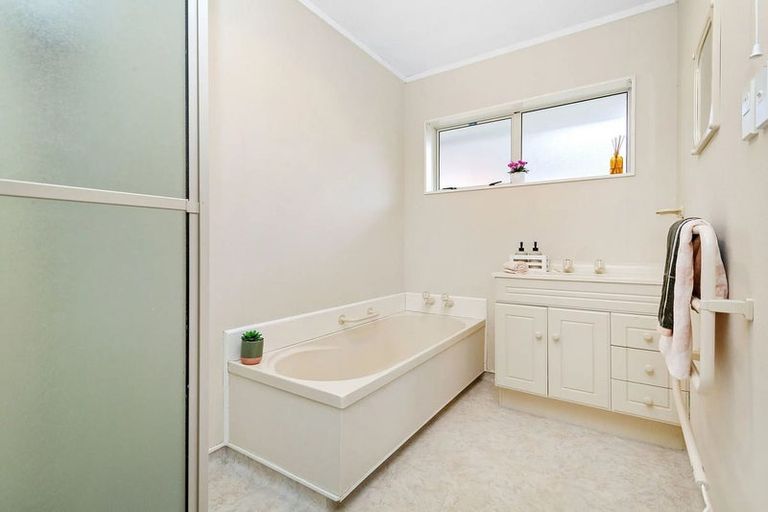 Photo of property in 2/237 Stokes Valley Road, Stokes Valley, Lower Hutt, 5019