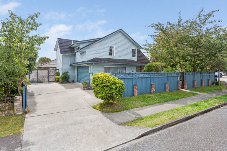 Photo of property in 1 Hadleigh Court, Paraparaumu, 5032