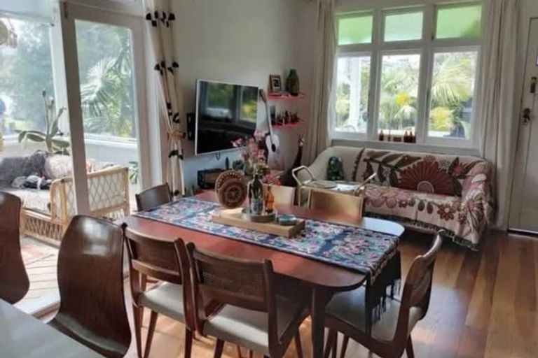 Photo of property in 1/3 Oates Road, Glen Eden, Auckland, 0602