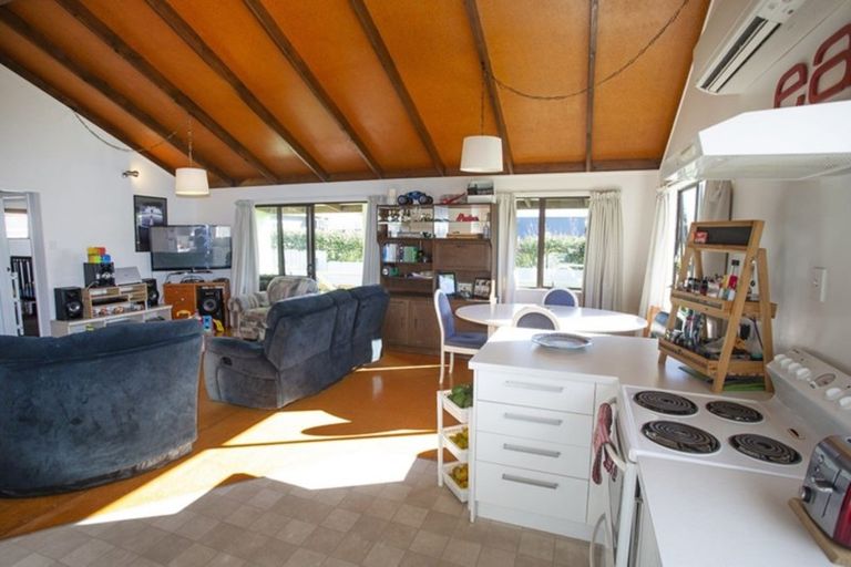 Photo of property in 215a Kiwi Road, Whangamata, 3620