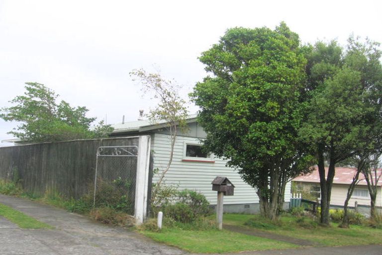 Photo of property in 172 Conclusion Street, Ascot Park, Porirua, 5024