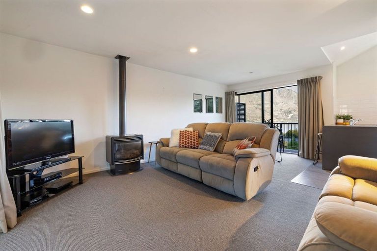 Photo of property in Arno Apartment, 9/8 Mckerrow Place, Sunshine Bay, Queenstown, 9300