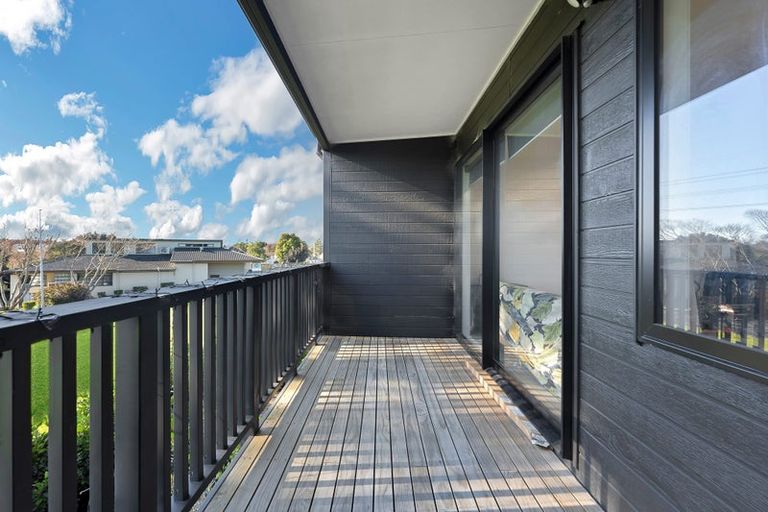 Photo of property in 10/90 Swaffield Road, Papatoetoe, Auckland, 2025