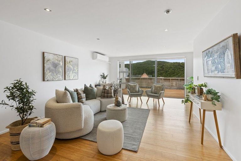 Photo of property in 17 Saddleback Grove, Karori, Wellington, 6012