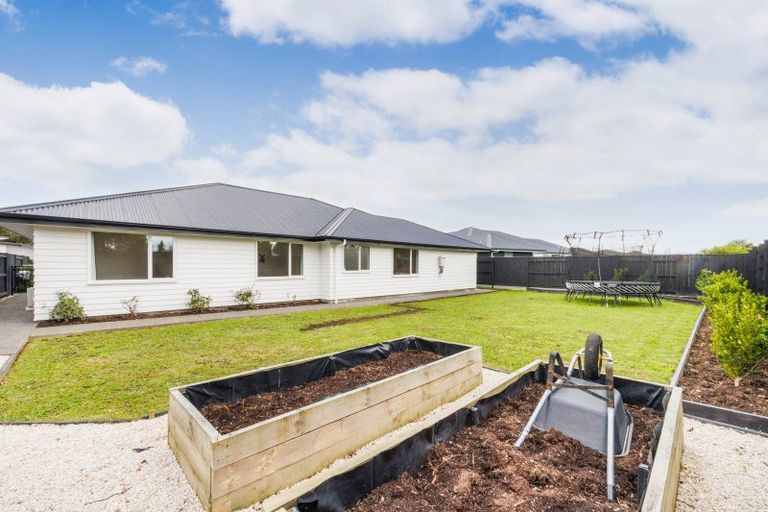 Photo of property in 24 Freedom Drive, Kelvin Grove, Palmerston North, 4414