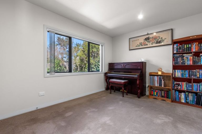 Photo of property in 11 Southill Way, Pyes Pa, Tauranga, 3112