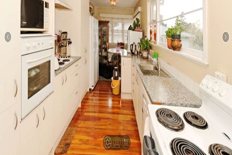 Photo of property in 35 Longburn Road, Henderson, Auckland, 0610