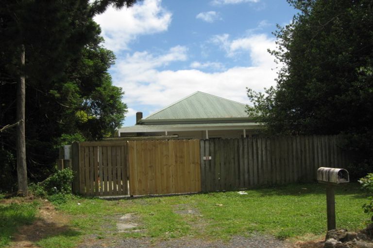 Photo of property in 33 Chamberlain Road, Bombay, 2675