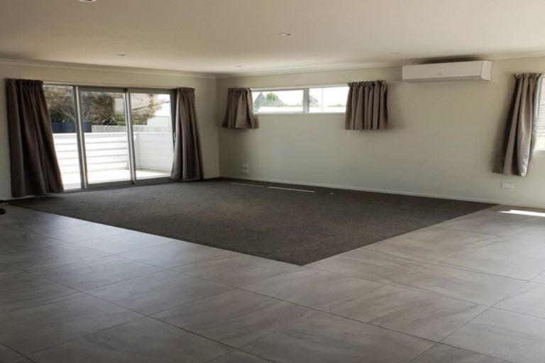 Photo of property in 9 Sandspit Road, Waiuku, 2123