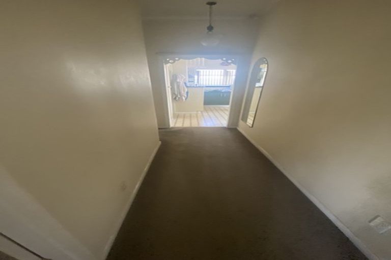 Photo of property in 104 Kenderdine Road, Papatoetoe, Auckland, 2025