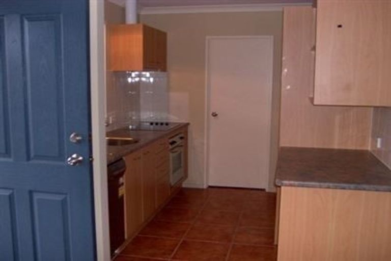 Photo of property in 24 Toledo Avenue, Henderson, Auckland, 0612