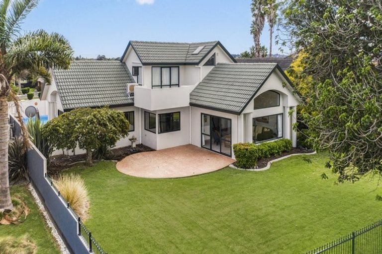 Photo of property in 82 Glenross Drive, Wattle Downs, Auckland, 2103