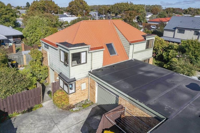 Photo of property in 2/4 Gatonby Place, Avonhead, Christchurch, 8042