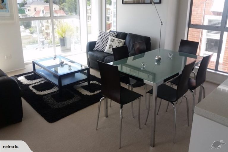 Photo of property in 3/16 Oriental Terrace, Oriental Bay, Wellington, 6011