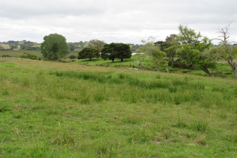 Photo of property in 23 Church Road, Matakohe, 0593