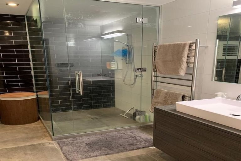 Photo of property in 12 Sackville Street, Fitzroy, New Plymouth, 4312