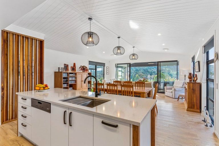 Photo of property in 19 Titoki Lane, Whangamata, 3691