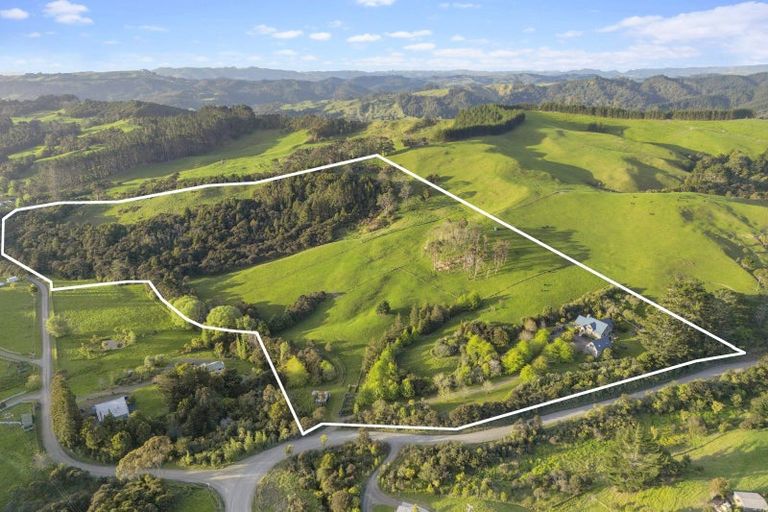 Photo of property in 487 Kanohi Road, Kaukapakapa, 0873