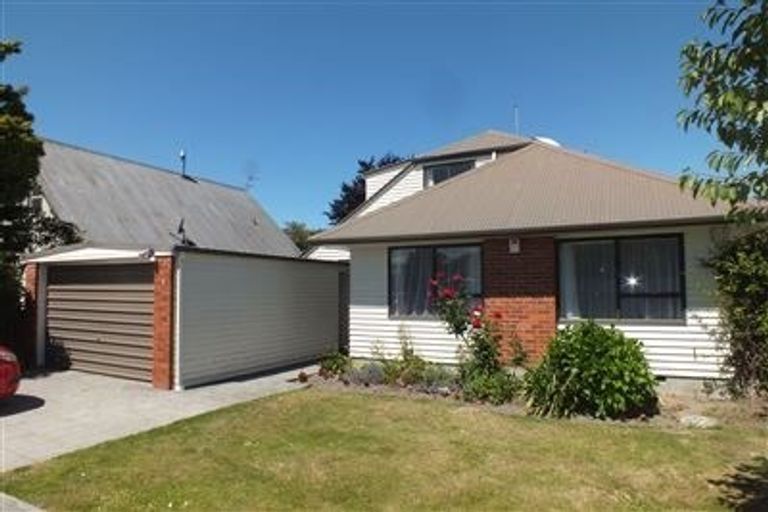 Photo of property in 1/318 Withells Road, Avonhead, Christchurch, 8042