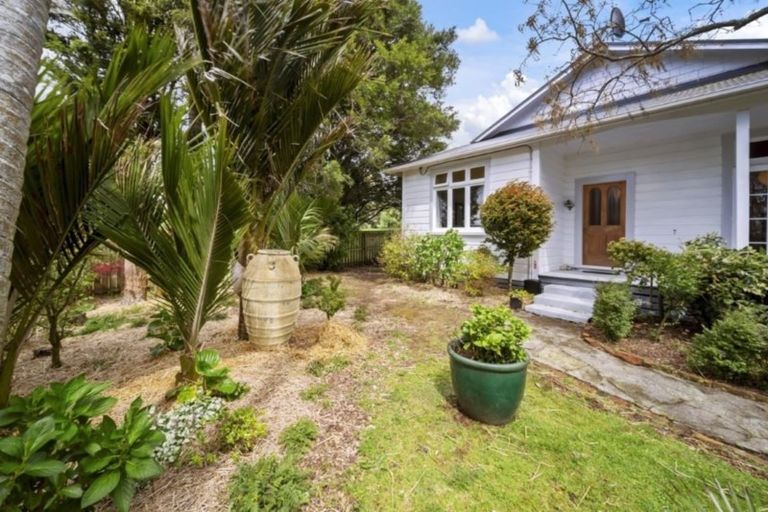 Photo of property in 562 Carrington Road, Hurworth, New Plymouth, 4371