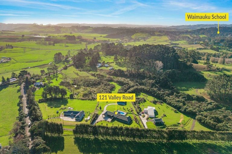 Photo of property in 121 Valley Road, Waimauku, 0881