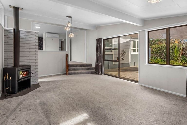 Photo of property in 10 Windsor Avenue, Waikanae, 5036