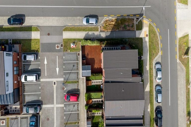 Photo of property in 28 Treeline Lane, Flat Bush, Auckland, 2019