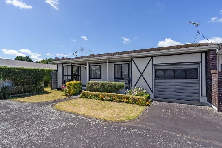 Photo of property in 3/21 Dublin Street, Martinborough, 5711