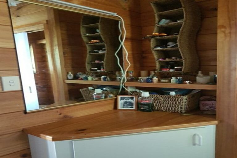 Photo of property in 18 Joydon Place, Stanmore Bay, Whangaparaoa, 0932