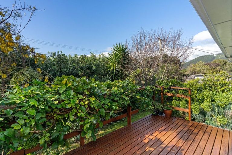 Photo of property in 24 Te Miti Street, Paekakariki, 5034
