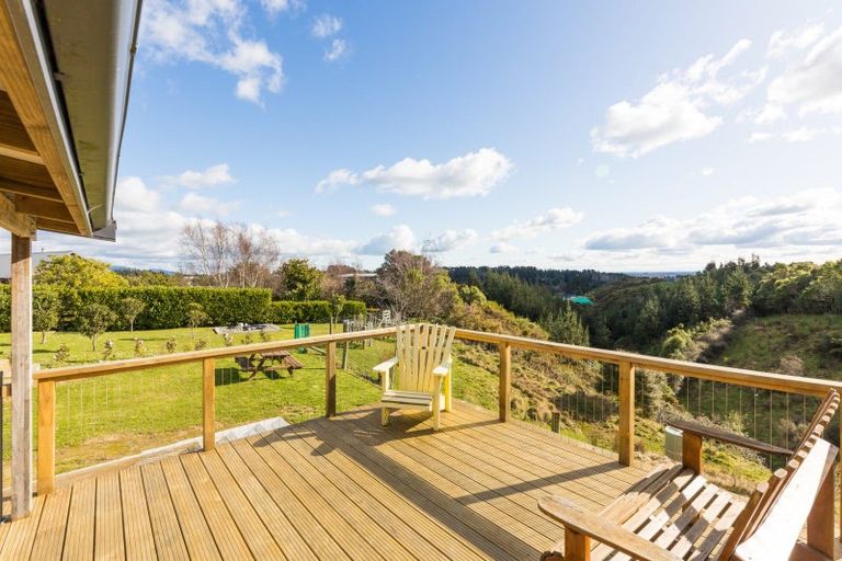 Photo of property in 74 Polson Hill Drive, Aokautere, Palmerston North, 4471