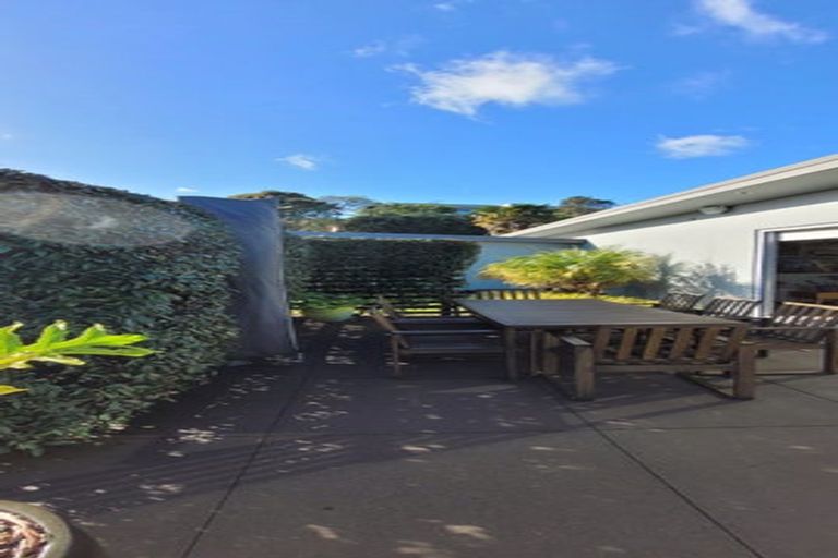 Photo of property in 28 Veale Road, Frankleigh Park, New Plymouth, 4310