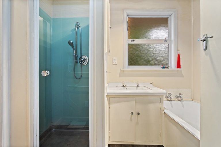 Photo of property in 138 High Street, Oxford, 7430